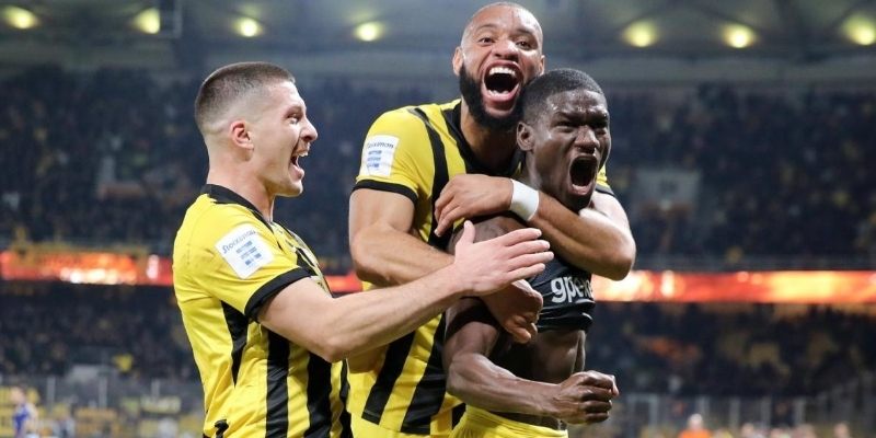 Manchester City vs AEK Athens có lần đầu chạm mặt